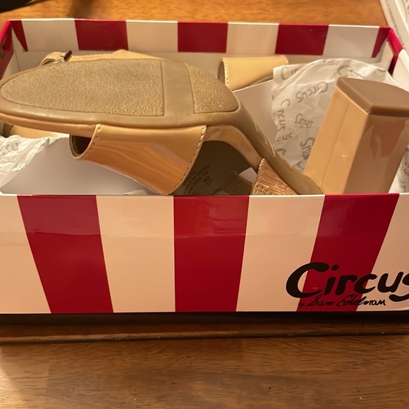 Circus By Sam Edelman Platform patten Leather Open Toe 3 in heel Sandal - Picture 2 of 6